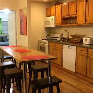 Brownstone Living Apartamento