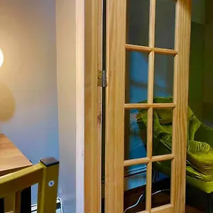 Cozy Staycation - Brooklyn Close To Train Stations Apartment
